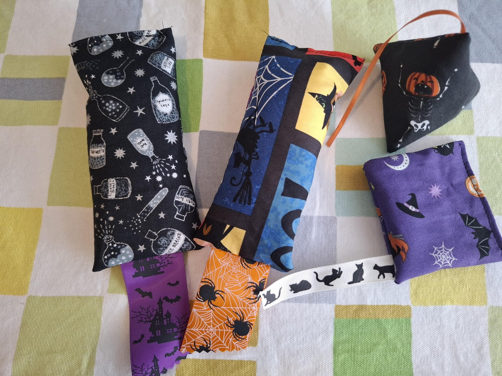 Winnie's Halloween catnip toys selection pack