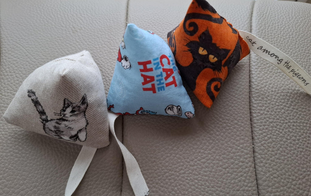 Catnip pyramid teabag cat toys Set of 3