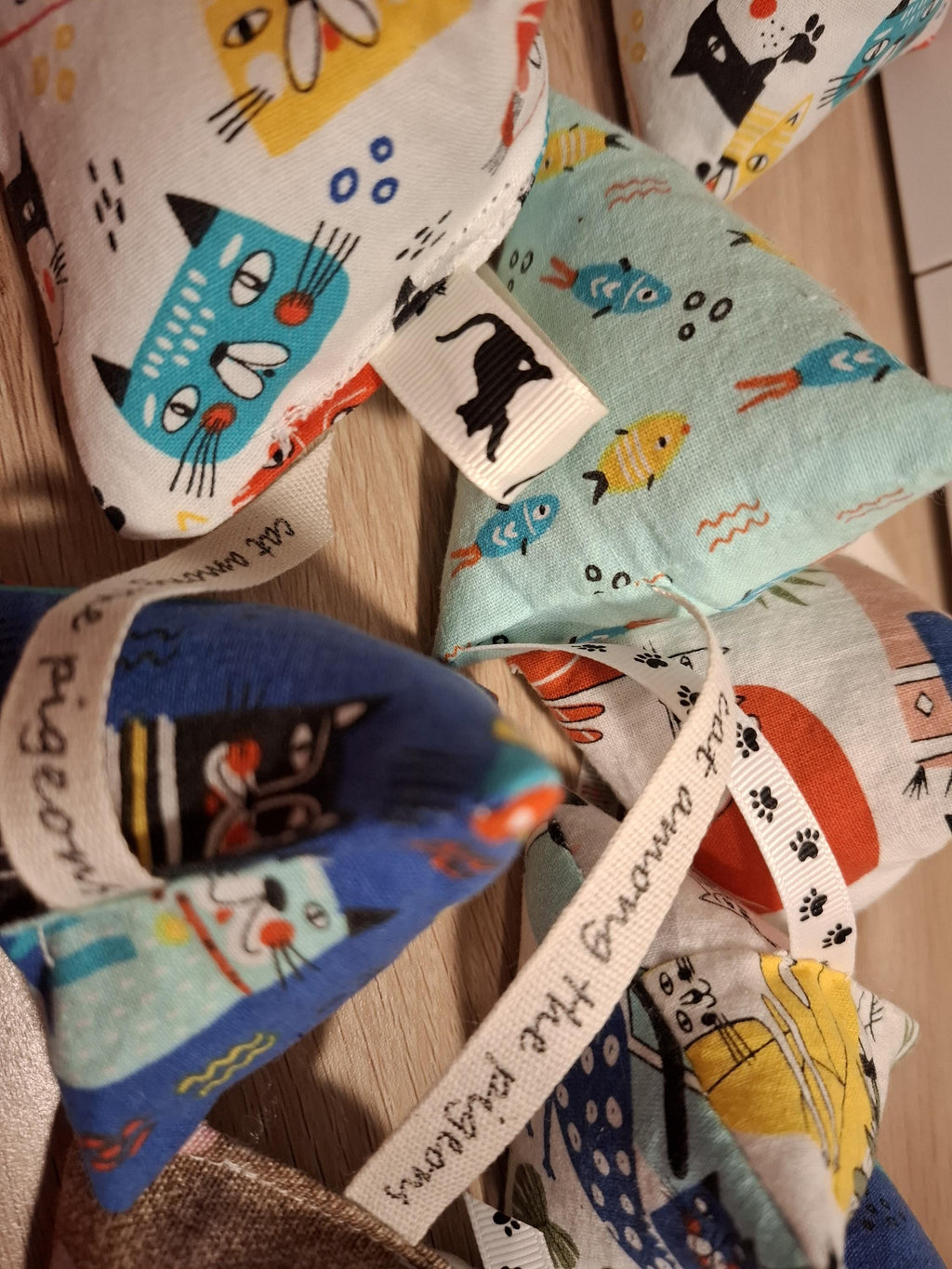 Catnip pyramid teabag cat toys Set of 3