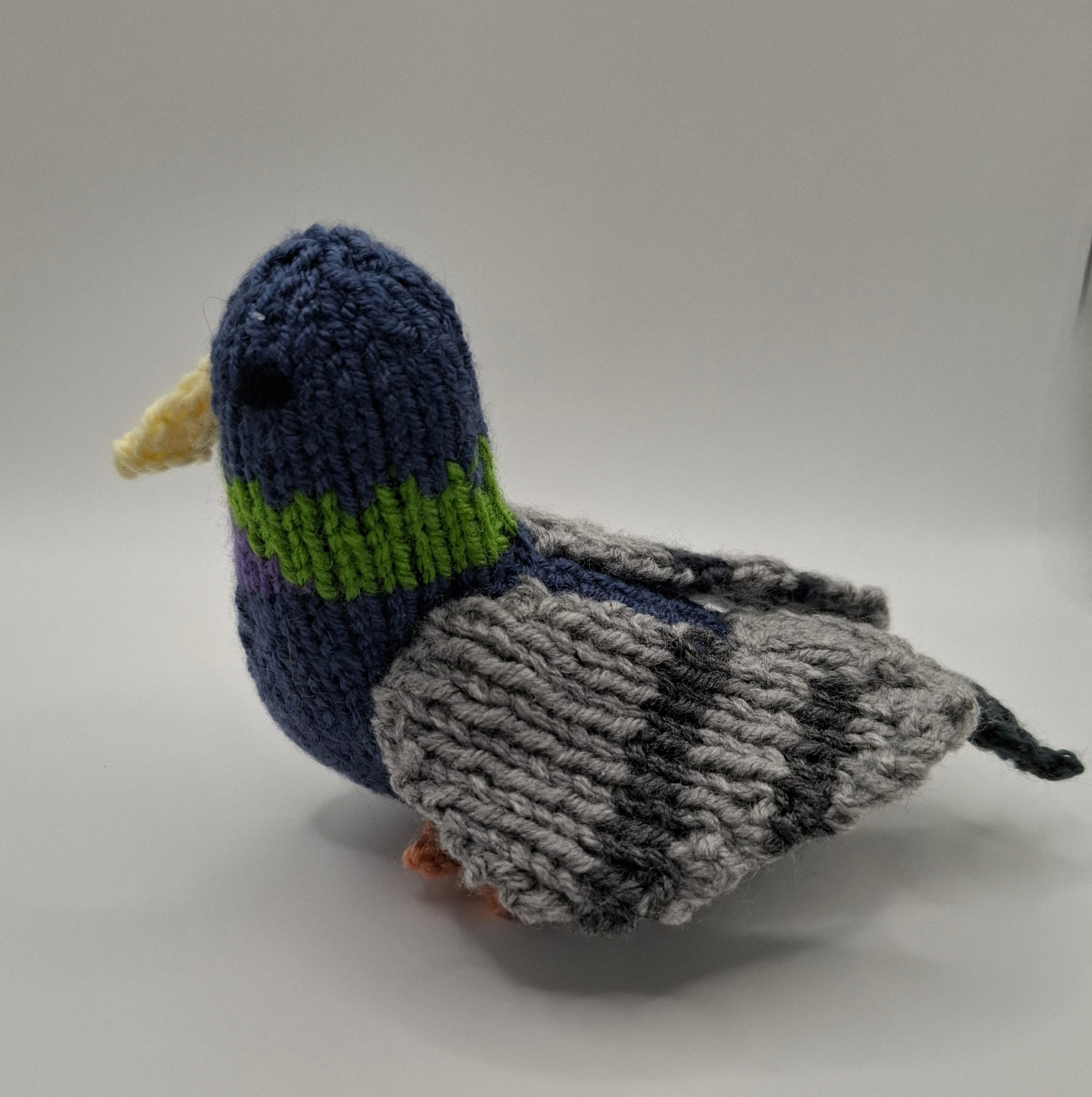 Knitted pigeon ornament