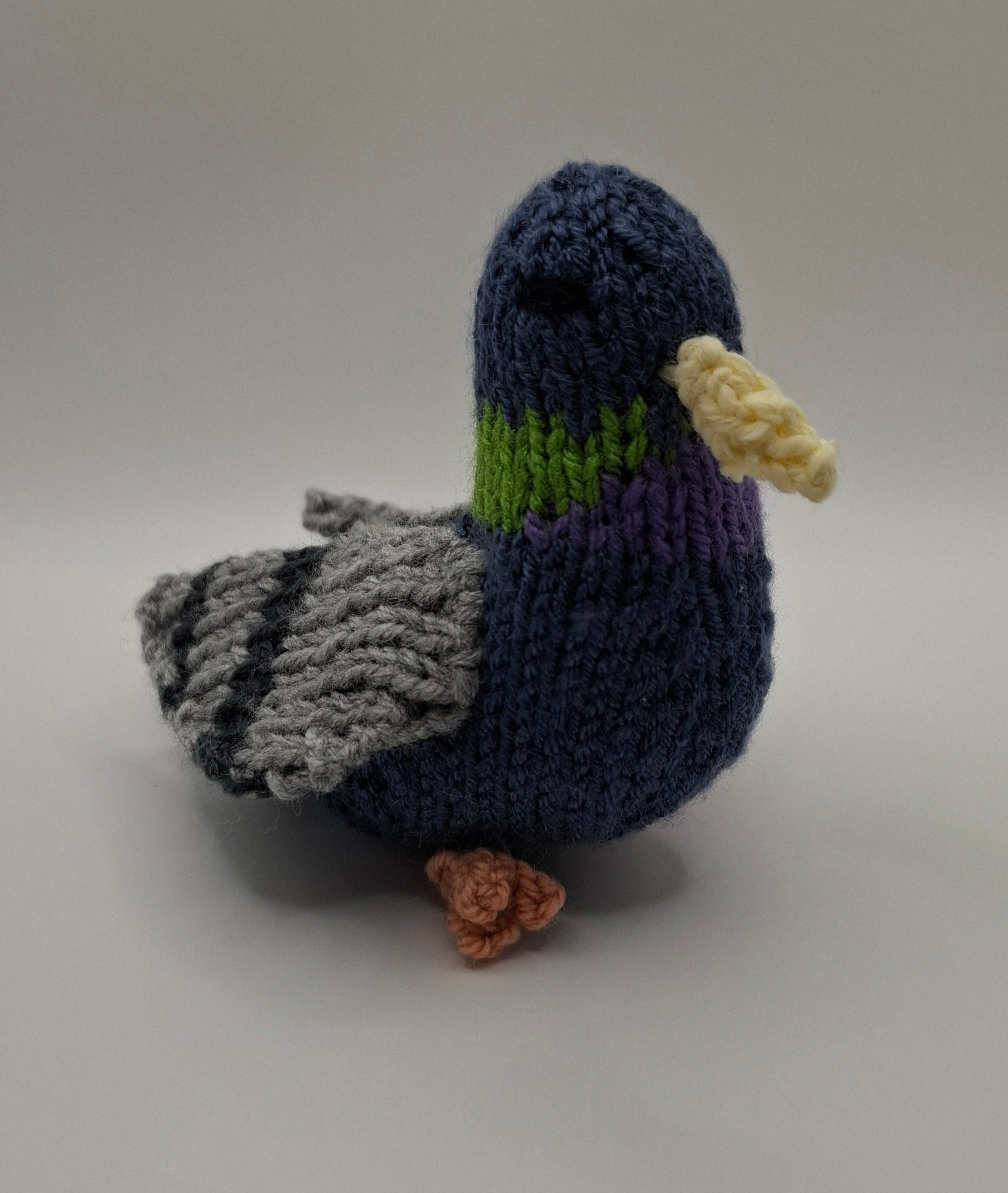 Knitted pigeon ornament