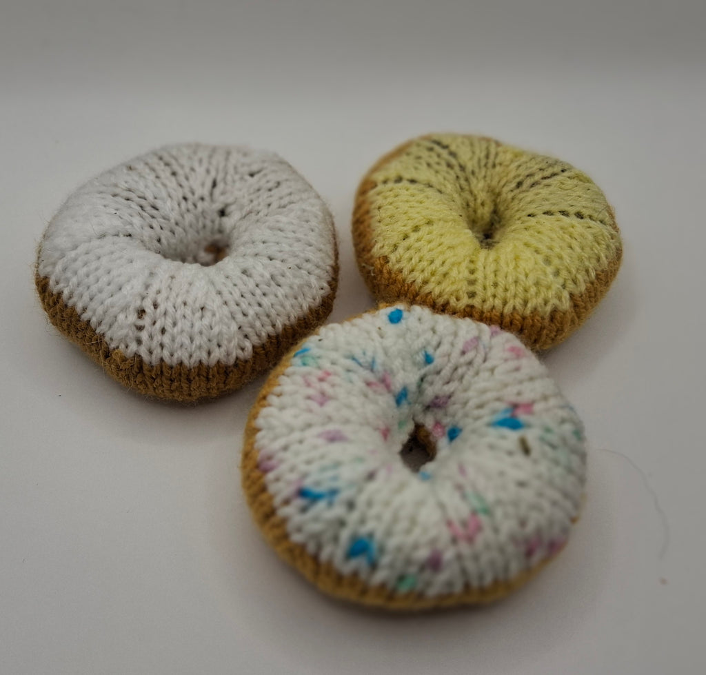 Knitted catnip doughnut
